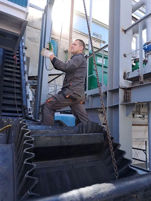 Steep Incline Conveyor Belt